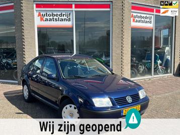 Volkswagen Bora 1.6 Trendline - Trekhaak - Elekt. ramen beschikbaar voor biedingen