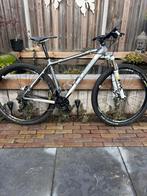 Mountainbike cube 28 inch, Fietsen en Brommers, Fietsen | Mountainbikes en ATB, Ophalen of Verzenden, Zo goed als nieuw, Overige merken