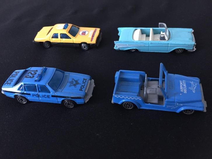 4x retro auto (autootjes) oa taxi, politieauto, chevrolet, Hobby en Vrije tijd, Modelauto's | Overige schalen, Gebruikt, Auto