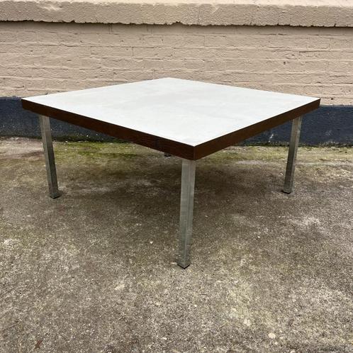 Vintage jaren 50 60 minimalist salontafel kunststof top, Huis en Inrichting, Tafels | Salontafels, Gebruikt, Minder dan 50 cm