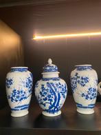 Klein kaststel met lotus motief, Antiek en Kunst, Ophalen of Verzenden