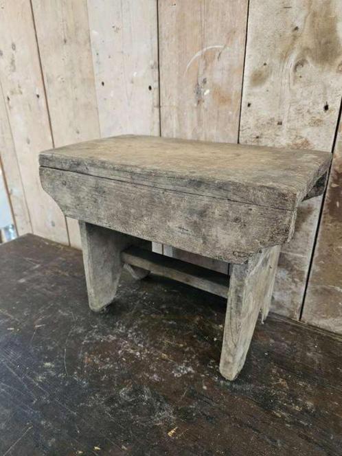oud bankje ``WOONWINKEL RUSTIEK``, Antiek en Kunst, Antiek | Woonaccessoires, Ophalen of Verzenden