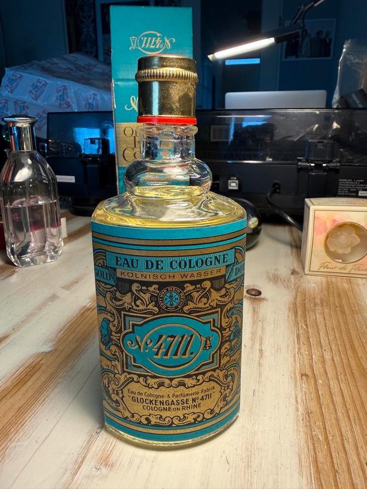 Oude 4711 Eau de Cologne fles met doos, Sieraden, Tassen en Uiterlijk, Uiterlijk | Parfum, Zo goed als nieuw, Ophalen of Verzenden