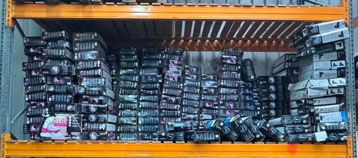 GROTE PARTIJ SCHAATSEN NIEUW NIJDAM/ROCES CA270 STUKS, Zakelijke goederen, Partijgoederen en Retail | Partijgoederen, Speelgoed en Cadeaus