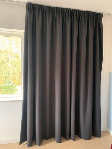 HEMA Verduisterend Gordijn 230x232cm beschikbaar voor biedingen