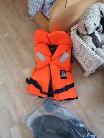 Zwemvest 80-120kg beschikbaar voor biedingen