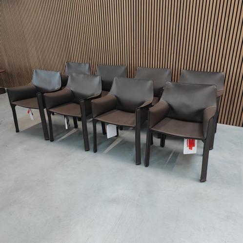 Cassina Cab 413, Antiek en Kunst, Antiek | Meubels | Stoelen en Banken, Ophalen of Verzenden