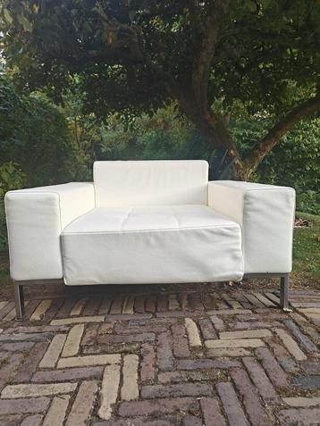 Zanotta Love Chair — Iconisch Italiaans Design beschikbaar voor biedingen