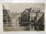 Roodenburg - Den Haag Mauritshuis ets met lijst, Antiek en Kunst, Kunst | Etsen en Gravures, Ophalen