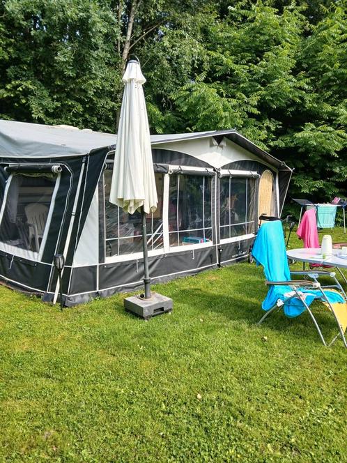 Caravan (Fendt) met voortent (Walker), Caravans en Kamperen, Caravans, Particulier, tot en met 5, 1000 - 1250 kg, Standaardzit