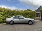 Mercedes E-klasse 240 V6 Elegance Cruise / Leder / Airco /, 65 €/maand, Achterwielaandrijving, Gebruikt, Zwart
