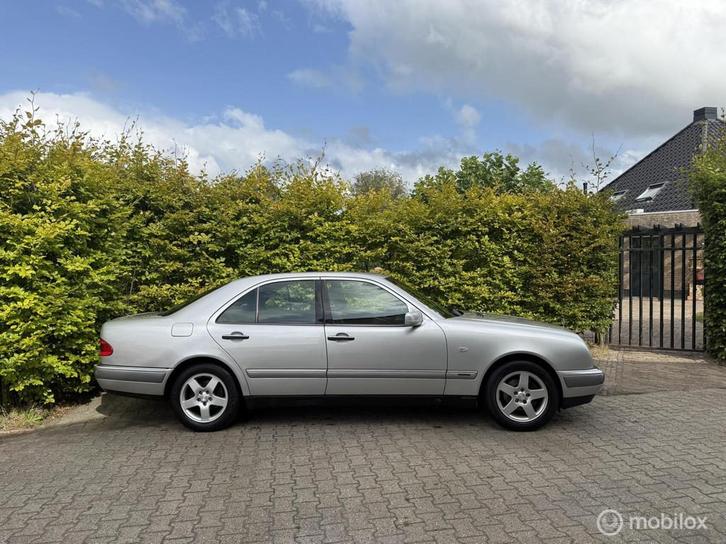 Mercedes E-klasse 240 V6 Elegance Cruise / Leder / Airco /, Auto's, Mercedes-Benz, Particulier, Te koop, E-Klasse, ABS, Airbags