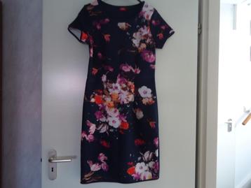 Liv Collection - paarse jurk met roze bloemen - maat S beschikbaar voor biedingen