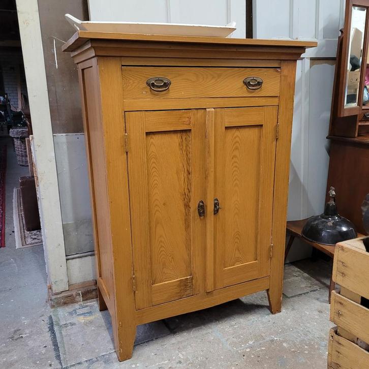 Brocante oude meidenkast servieskastje keukenkastje H 130 cm, Antiek en Kunst, Curiosa en Brocante, Ophalen