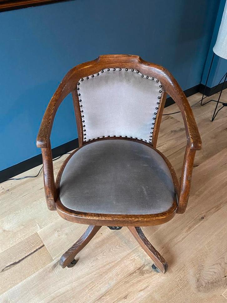 Oude draaibare bureaustoel, Antiek en Kunst, Antiek | Meubels | Stoelen en Banken, Ophalen