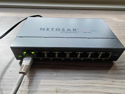 Netwerk Switch Netgear GS108E v2 ProSave Plus Managed, Computers en Software, Netwerk switches, Zo goed als nieuw, Ophalen