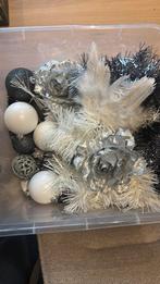Kerstversiering grijs zwart wit ballen vogels, Ophalen