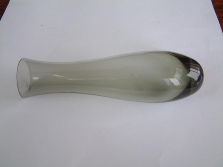gaaf oud grijs glas vaasje voor een foudraal, Antiek en Kunst, Antiek | Glas en Kristal, Ophalen of Verzenden