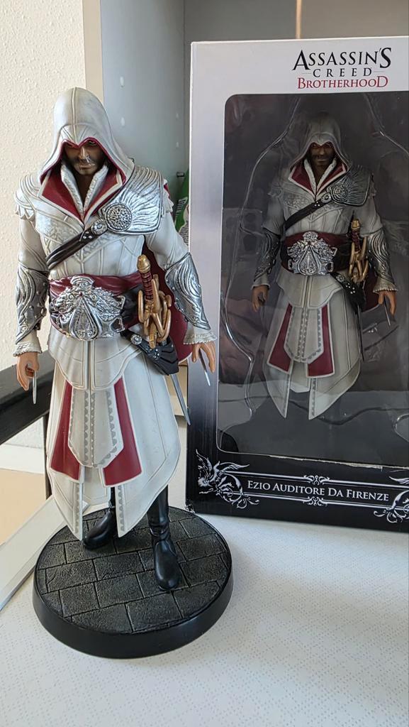 Assassin's Creed Brotherhood Ezio Collectible Statue –, Verzamelen, Poppetjes en Figuurtjes, Zo goed als nieuw, Ophalen of Verzenden