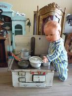 Oud speelgoed fornuisje van blik., Antiek en Kunst, Antiek | Speelgoed, Verzenden