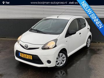 Toyota Aygo 1.0 VVT-i Now NL auto dealer onderhouden boekjes beschikbaar voor biedingen