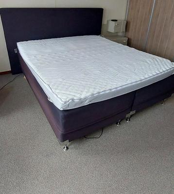 Tweepersoons boxspring bed. Merk Swiss senses beschikbaar voor biedingen