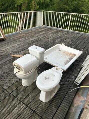 2x wc, ophalen in Almen beschikbaar voor biedingen