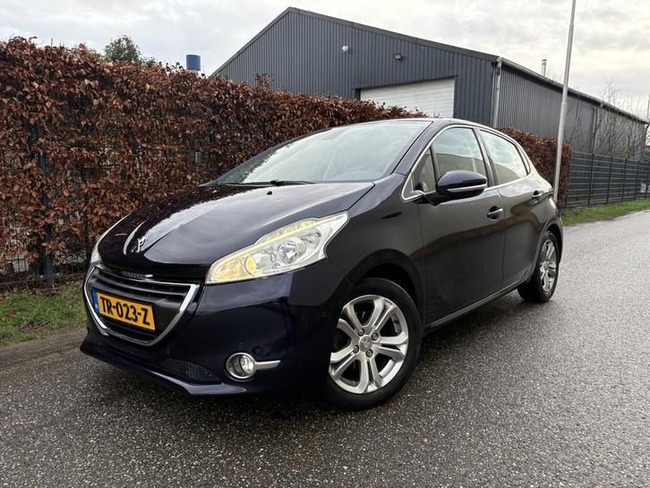 Peugeot 208 1.2 PureTech Allure / AIRCO ECC / NAVI / 169dkm!, Auto's, Peugeot, Particulier, Te koop, ABS, Airbags, Airconditioning