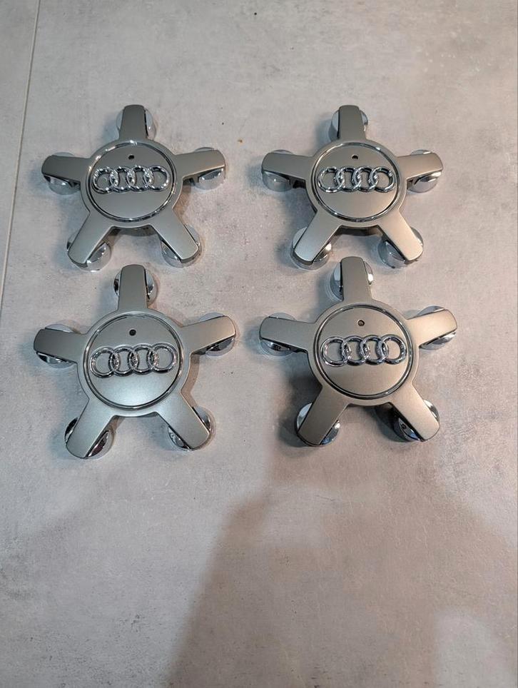 Verschillende Audi Naafdoppen Naafkappen Nieuw en Gebruikt, Auto diversen, Wieldoppen, Gebruikt, Ophalen of Verzenden