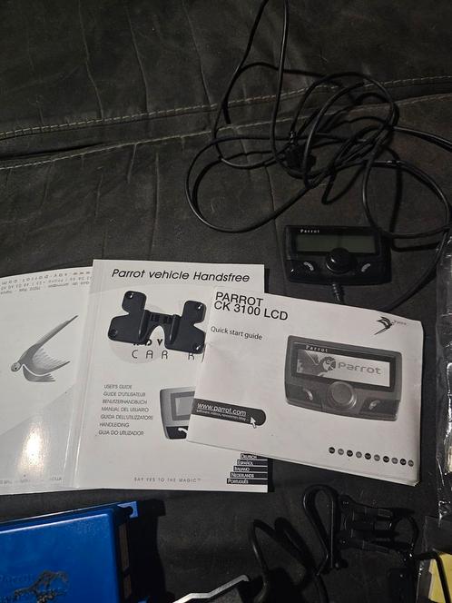 Te koop Parrot carkit compleet met toebehoren, Telecommunicatie, Carkits, Gebruikt, Opbouw, Complete carkit, Ophalen of Verzenden