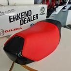 Peugeot speedfight 2 buddyseat zadel rood zwart, Frankrijk, Ophalen of Verzenden, Zo goed als nieuw, Info@peugeot.fr