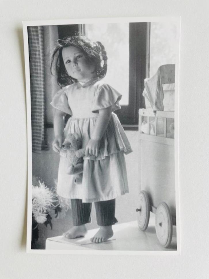 Ansichtkaart Annette Himstedt pop. Poppenmuseum Tilburg., Verzamelen, Ansichtkaarten | Themakaarten, Ongelopen, 1960 tot 1980