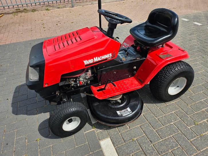 Zitmaaier mtd
Moter 12/5 pk b&s
Variomatic, Tuin en Terras, Grasmaaiers, Zo goed als nieuw, 50 cm of meer, Cirkelmaaier, Ophalen