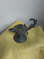 8258) antiek bewerkt olie lampje  15x12cm, Ophalen of Verzenden, Overige materialen, Minder dan 25 cm