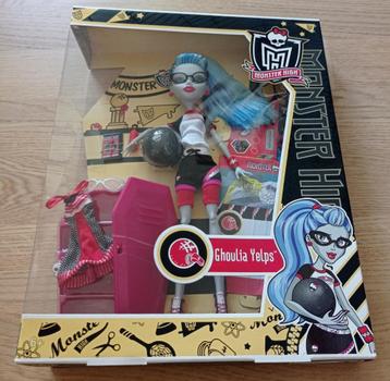 Monster High 2011 Ghoulia Yelps Physical Deaducation nieuw beschikbaar voor biedingen