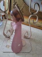 Schattig klein Jezus beeldje op smeedijzeren rekje, Ophalen of Verzenden, Zo goed als nieuw, Beeld(je), Christendom | Katholiek