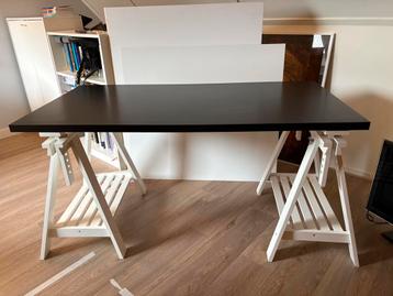 Bureau zwart / wit beschikbaar voor biedingen