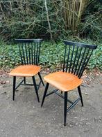 2 eetkamerstoelen (vintage/spijltjes/tapiovaara), Ophalen, Gebruikt, Twee, Overige kleuren