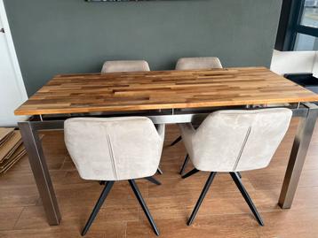 houten eettafel met RVS onderstel op maat gemaakt beschikbaar voor biedingen