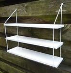 Metalen wandrekje in kleur wit ., Ophalen of Verzenden, Zo goed als nieuw