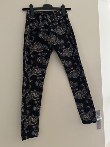 Skinny jeans paisley motief, maat 34 beschikbaar voor biedingen