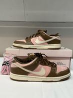 Nike SB Dunk Low Stussy Cherry maat 45, Kleding | Heren, Schoenen, Overige kleuren, Nike, Ophalen of Verzenden, Sneakers of Gympen
