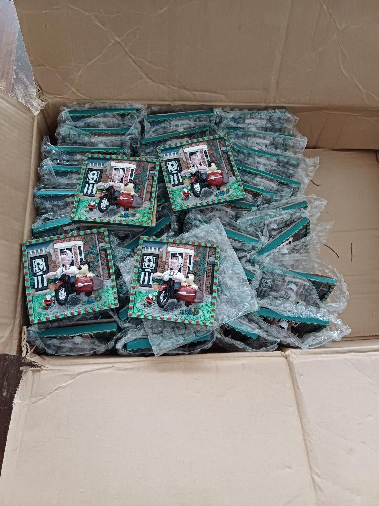 Wallace en Gromit op de zijspan motor resin beeldje/lijstje, Verzamelen, Ophalen of Verzenden, Overige figuren, Nieuw, Beeldje of Figuurtje