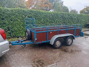 Diverse aan hanger beschikbaar voor biedingen