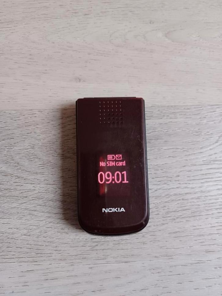 Zeldzame Nokia 2720 fold rood in goede staat, Telecommunicatie, Mobiele telefoons | Hoesjes en Frontjes | Nokia, Ophalen of Verzenden