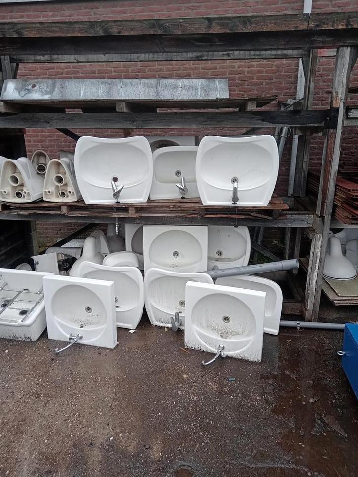 Diverse wasbakken circulair met mengkraan Grohe., Huis en Inrichting, Badkamer | Badkamermeubels, Gebruikt, Wasbak of Wastafel