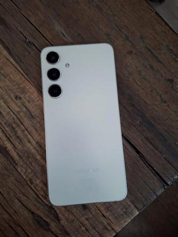 Samsung s24 PLUS  beschikbaar voor biedingen