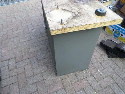 werkbank met zware bankschroef, Doe-het-zelf en Verbouw, Werkbanken, Gebruikt, 120 tot 170 cm, Bankschroef, Ophalen