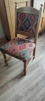 Vier opnieuw beklede stoelen, Huis en Inrichting, Banken | Voetenbanken en Poefen, Ophalen, Zo goed als nieuw, Rond, Hout