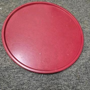 Rolf Benz dienblad voor op ronde hocker rood beschikbaar voor biedingen